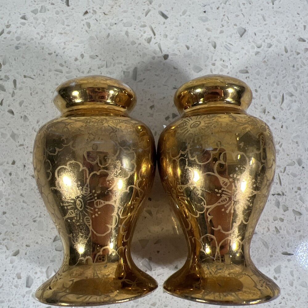 Vintage 22k Karat Floral Gold Coated Ceramic 2 5/8" Salt Pepper Shaker Set Pair - Picture 5 of 7